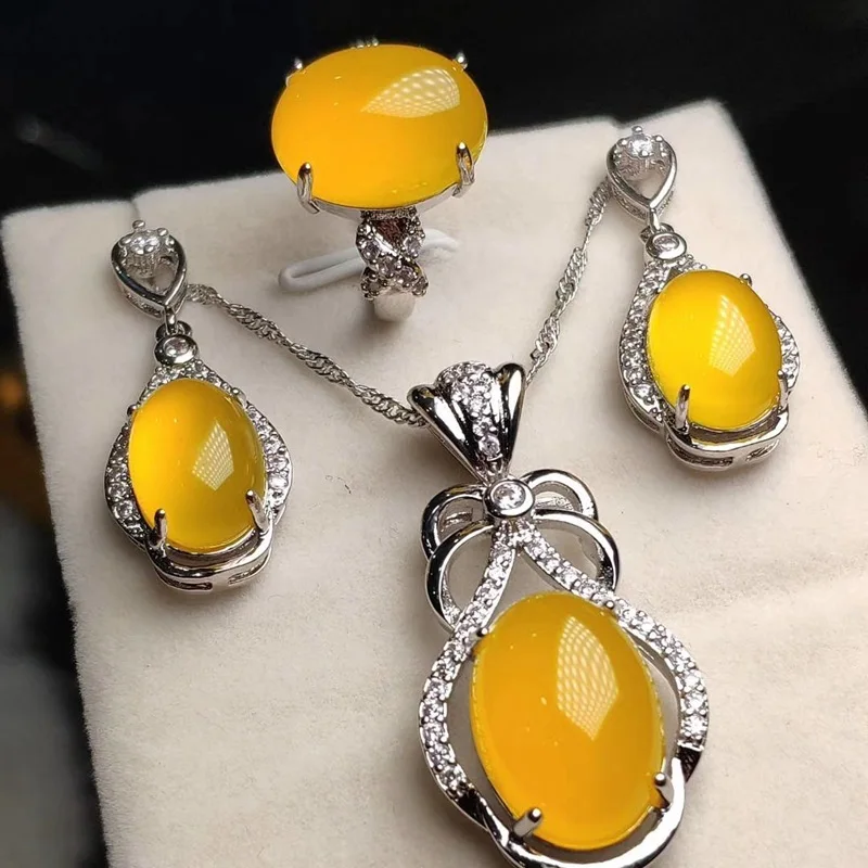 Wholesale natural 925 silver inlaid chalcedony three sets pendant ring earrings bracelet full of agate and jade hanging
Wholesale natural 925 silver inlaid chalcedony three sets pendant ring earrings bracelet full of agate and jade hanging