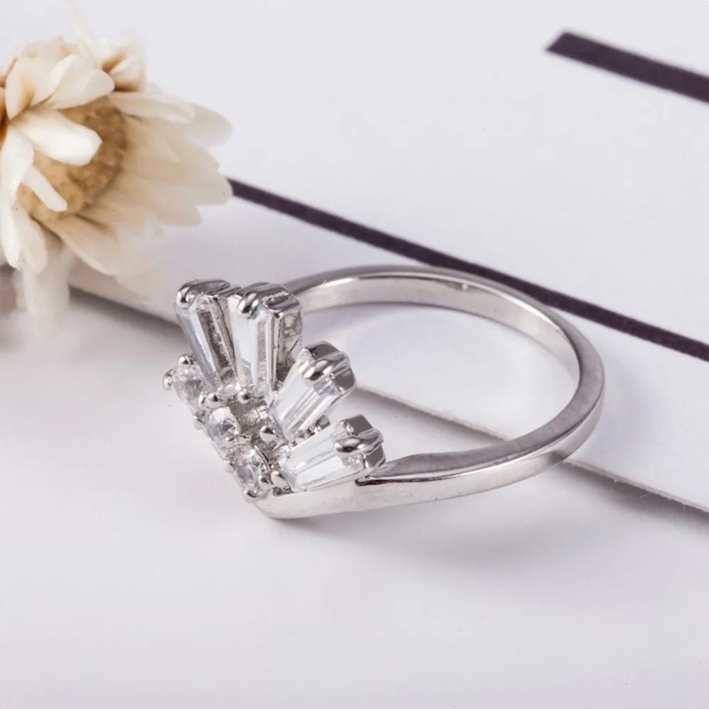Fashion Rings Vitality Youth Big Crystal Rinestone Romantic Sliver Color Finger Ring Women Exquisite Jewelry
Fashion Rings Vitality Youth Big Crystal Rinestone Romantic Sliver Color Finger Ring Women Exquisite Jewelry