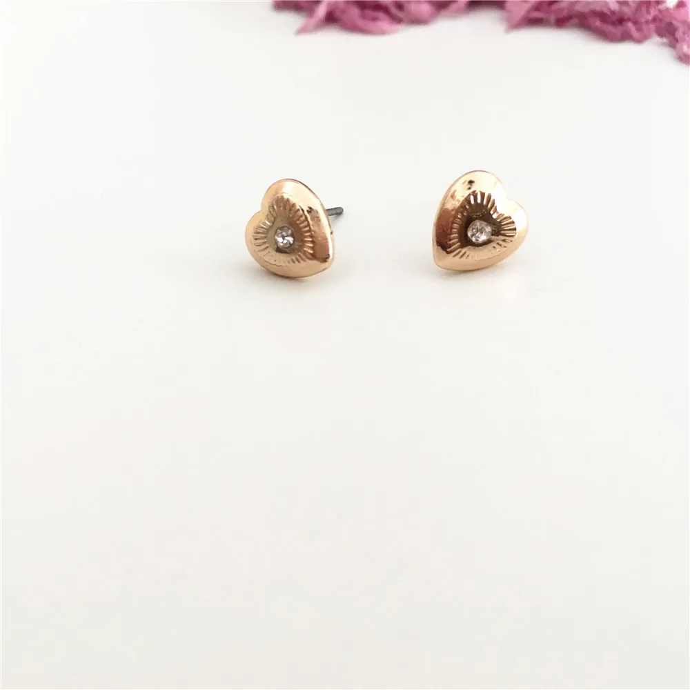 CHIC GOLD COLOR PLATING EUROPE STYLE ROUND HEART OVAL DISC VARIOUS SHAPE STUD EARRINGS FOR WOMEN
CHIC GOLD COLOR PLATING EUROPE STYLE ROUND HEART OVAL DISC VARIOUS SHAPE STUD EARRINGS FOR WOMEN