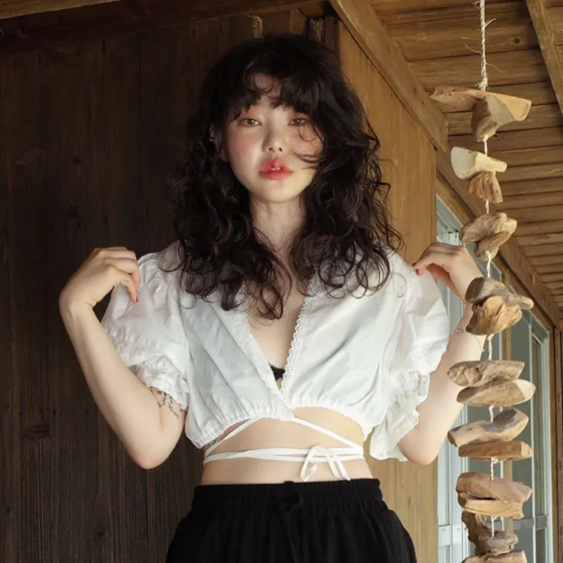 SuperAen Drawstring Wild Short Shirt Women V-neck Short-sleeved Cotton Blouses and Tops Female Summer New 2019 Women Clothing
SuperAen Drawstring Wild Short Shirt Women V-neck Short-sleeved Cotton Blouses and Tops Female Summer New 2019 Women Clothing