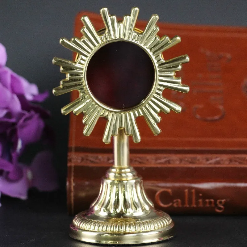 High quality bronze sacred objects holy box good Catholic Holy glass light elegant gift souvenirs monstrance Catholicism decor
High quality bronze sacred objects holy box good Catholic Holy glass light elegant gift souvenirs monstrance Catholicism decor