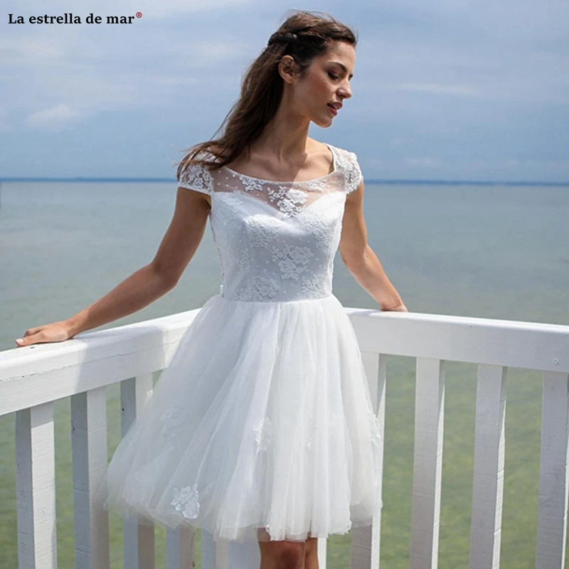 Abito da sposa corto new lace Scoop neck back short sleeve A Line white simple beach wedding dresses cheap vestido de novia bohe
Abito da sposa corto new lace Scoop neck back short sleeve A Line white simple beach wedding dresses cheap vestido de novia bohe
