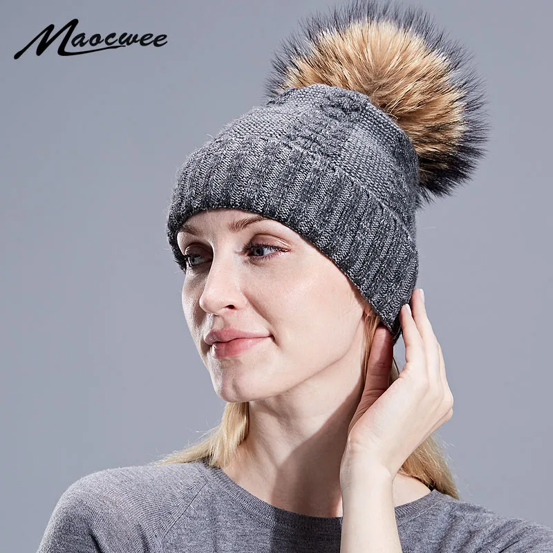 Real Fur Winter Hat Raccoon Pom Pom Hat For Women Brand Thick Women Hat Girls Caps Knitted Skullies Beanies Pompom Cap Wholesale
Real Fur Winter Hat Raccoon Pom Pom Hat For Women Brand Thick Women Hat Girls Caps Knitted Skullies Beanies Pompom Cap Wholesale
