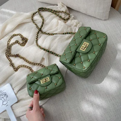 Luxury Brand pu Leather Quilted Shoulder Bag Chain Purse Mini Clutch with Bling Rivets Top Handle Handbags Bolsa Feminina
Luxury Brand pu Leather Quilted Shoulder Bag Chain Purse Mini Clutch with Bling Rivets Top Handle Handbags Bolsa Feminina