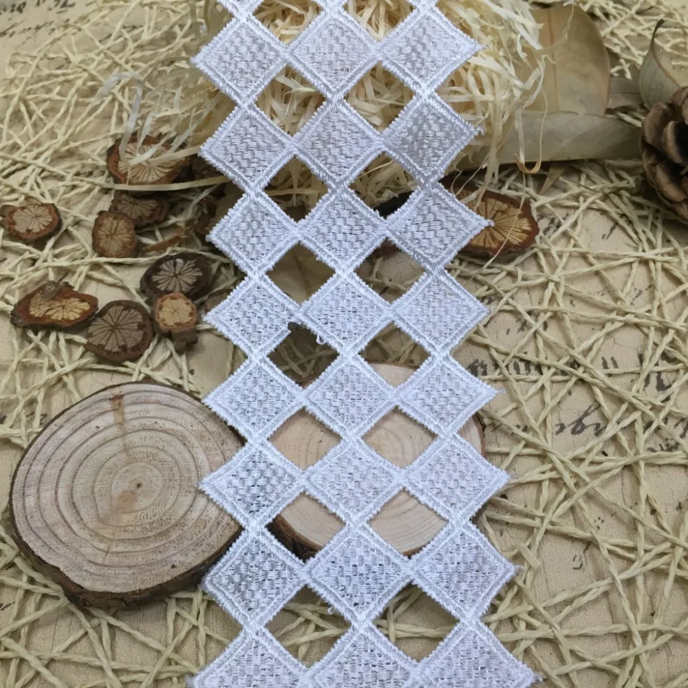 New Designed 8.4cm Width Embroidery Lace Water Soluble Lace Trim Ribbon DIY African Cord Lace Garment Accessories 15yards
New Designed 8.4cm Width Embroidery Lace Water Soluble Lace Trim Ribbon DIY African Cord Lace Garment Accessories 15yards
