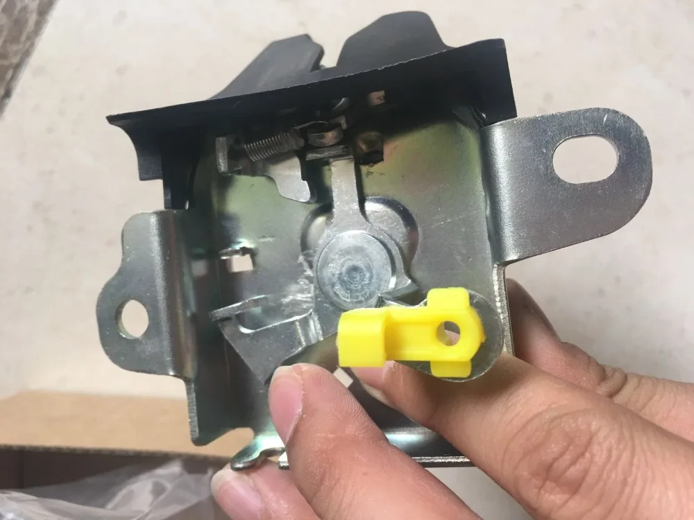 TAILGATE LOCK UNIT back REAR TRUNK LOCKs LID LOCKing for TOYOTA COROLLA E12 (2001-2008) 6461002050 64610-02050
TAILGATE LOCK UNIT back REAR TRUNK LOCKs LID LOCKing for TOYOTA COROLLA E12 (2001-2008) 6461002050 64610-02050