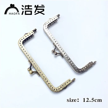 10pcs 12.5cm Square Metal Purse Frame Handle for Clutch Bag Accessories Making Kiss Clasp Lock Antique Bronze Tone Bags
10pcs 12.5cm Square Metal Purse Frame Handle for Clutch Bag Accessories Making Kiss Clasp Lock Antique Bronze Tone Bags