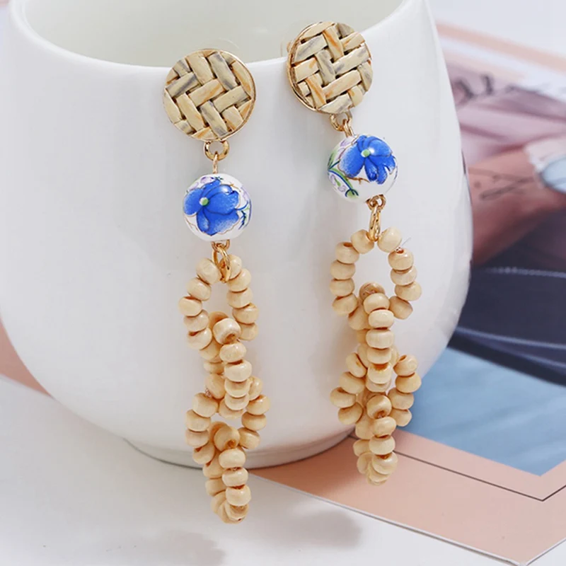 Korea Vintage Irregular Metal Link Circle Chain Round Wooden Beads Flower Ball Leaf Long Tassel Drop Earrings For Women Girl
Korea Vintage Irregular Metal Link Circle Chain Round Wooden Beads Flower Ball Leaf Long Tassel Drop Earrings For Women Girl