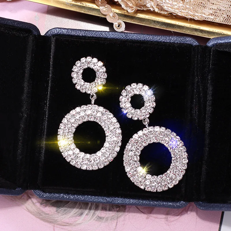 WIN-B Noble Circle Drop Earring AAA Zircon Round Retro temperament Ear Drop Pendant Geometric Dangle Earring Office Accessories
WIN-B Noble Circle Drop Earring AAA Zircon Round Retro temperament Ear Drop Pendant Geometric Dangle Earring Office Accessories