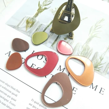 DIY material handmade Jewelry accessories hollowed-out acetic acid shaped triangular earrings material pendant accessories
DIY material handmade Jewelry accessories hollowed-out acetic acid shaped triangular earrings material pendant accessories