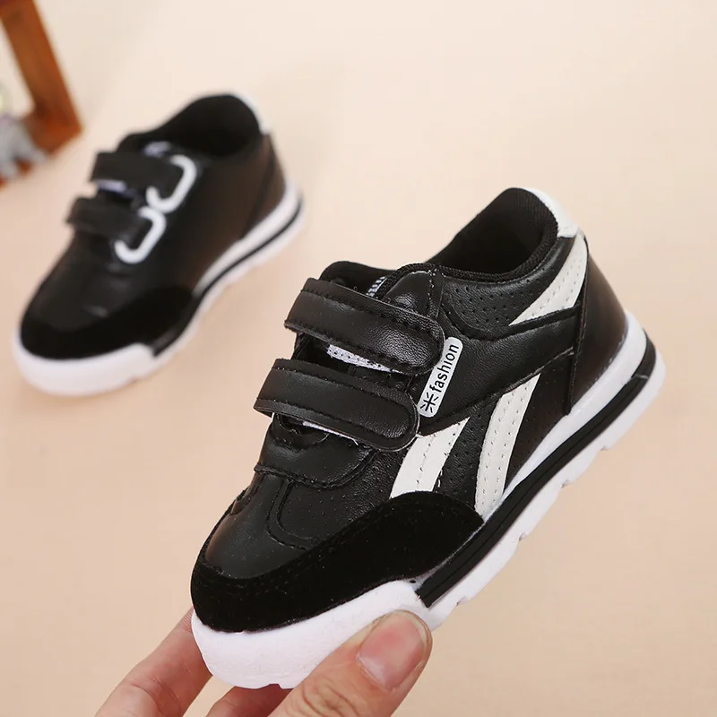 2018 New LED colorful lighting toddler first talkers shinning glowing kids shoes breathable cool casual girls boys sneakers
2018 New LED colorful lighting toddler first talkers shinning glowing kids shoes breathable cool casual girls boys sneakers