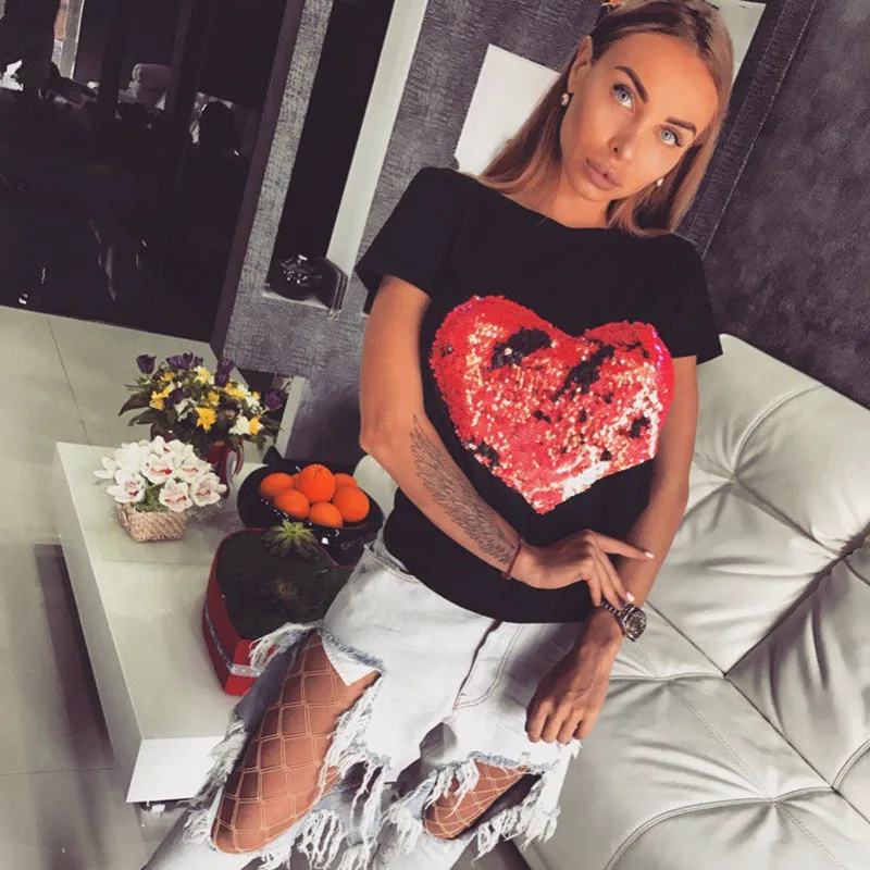 2019 Fashion Summer t shirt women heart sequin top round neck heart shape Shorts sleeve woman shirts tops ladies tshirts tee
2019 Fashion Summer t shirt women heart sequin top round neck heart shape Shorts sleeve woman shirts tops ladies tshirts tee