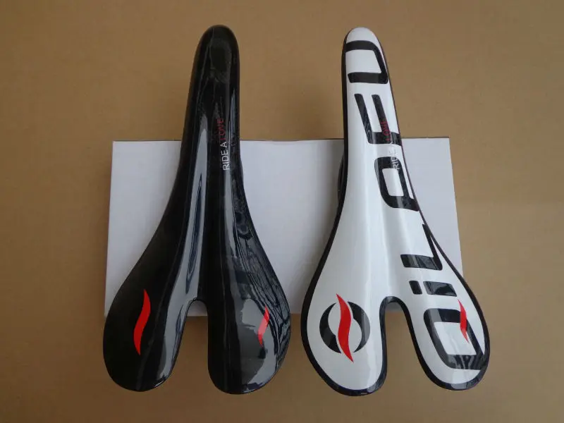New QILEFU Mountain bike 3K full carbon fibre saddle Road bicycle carbon saddle MTB front seat mat with retail box Free shipping
New QILEFU Mountain bike 3K full carbon fibre saddle Road bicycle carbon saddle MTB front seat mat with retail box Free shipping