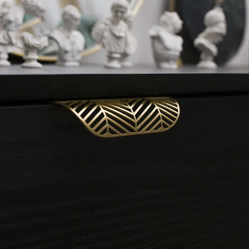 Hidden Brass Knob and Handle 3 colors Invisible Leaf Shape Handle Wardrobe/Cabinet Handle Golden Pull Stainless Furniture Handle
Hidden Brass Knob and Handle 3 colors Invisible Leaf Shape Handle Wardrobe/Cabinet Handle Golden Pull Stainless Furniture Handle