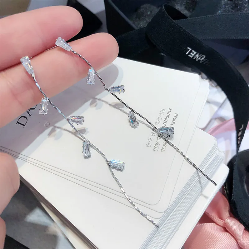 Trendy Crystal Geometric Women Dangle Earrings Zircon Long Fringed Leaves Earrings For Women Drops Earrings Wedding Earing
Trendy Crystal Geometric Women Dangle Earrings Zircon Long Fringed Leaves Earrings For Women Drops Earrings Wedding Earing