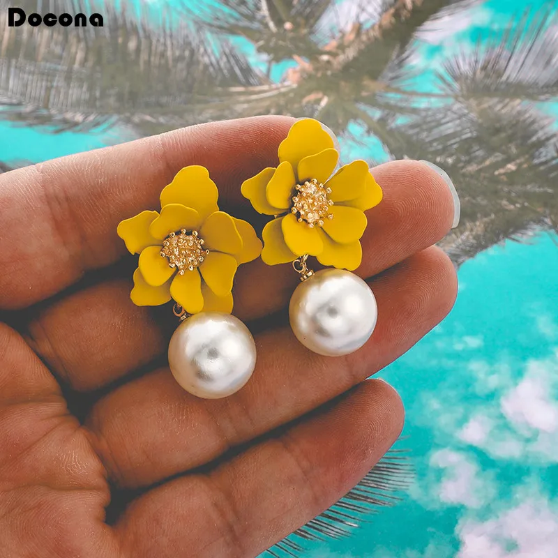 Docona New Arrival Elegant Pretty Yellow Flowers Pearl Pendant Earrings for Women Ladies Hot Selling Jewelry Wholesale 8071
Docona New Arrival Elegant Pretty Yellow Flowers Pearl Pendant Earrings for Women Ladies Hot Selling Jewelry Wholesale 8071