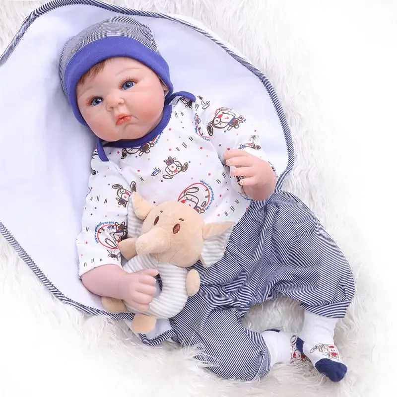 55 cm soft Silicone Baby Doll Toy Realistic blue eyes Reborn boy Dolls Cloth Body New Style for Children girls Birthday Gift
55 cm soft Silicone Baby Doll Toy Realistic blue eyes Reborn boy Dolls Cloth Body New Style for Children girls Birthday Gift