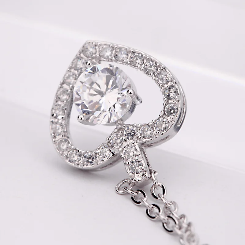 fashion silver color hollow crystal cubic zircon heart charm jewelry crystal pendant necklace
fashion silver color hollow crystal cubic zircon heart charm jewelry crystal pendant necklace