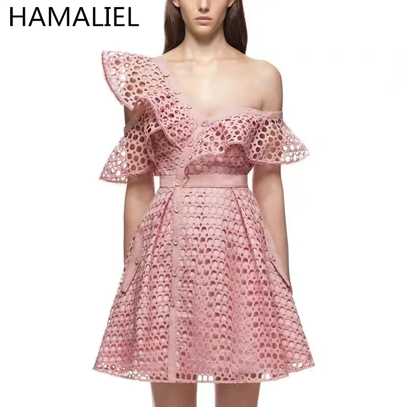 HAMALIEL 2018 Summer Self Portrait Runway Hollow Out Lace Flounces Pink Dress Women Sexy V-Neck Mini Dress
HAMALIEL 2018 Summer Self Portrait Runway Hollow Out Lace Flounces Pink Dress Women Sexy V-Neck Mini Dress