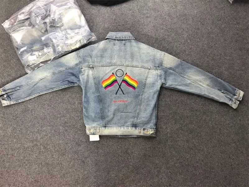 18FW Colored Rainbow flag Denim Jackets 1:1 High Quality Jean Streetwear Single Breasted Sleeve Slim Outerwear & Coats
18FW Colored Rainbow flag Denim Jackets 1:1 High Quality Jean Streetwear Single Breasted Sleeve Slim Outerwear & Coats