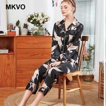Women's Silk Pajamas Pyjamas Set Long Sleeve Sleepwear Fashion Prints Female Sleep Two Piece Set Loungewear Plus Size
Women's Silk Pajamas Pyjamas Set Long Sleeve Sleepwear Fashion Prints Female Sleep Two Piece Set Loungewear Plus Size