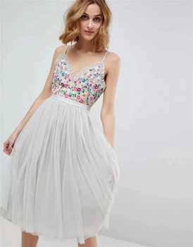 2019 Dress Sexy Wen Celedrity Backless Elegant Spaghetti Strap Women Embroidery Night Club Sleeveless Body con Dresses Wholesale
2019 Dress Sexy Wen Celedrity Backless Elegant Spaghetti Strap Women Embroidery Night Club Sleeveless Body con Dresses Wholesale