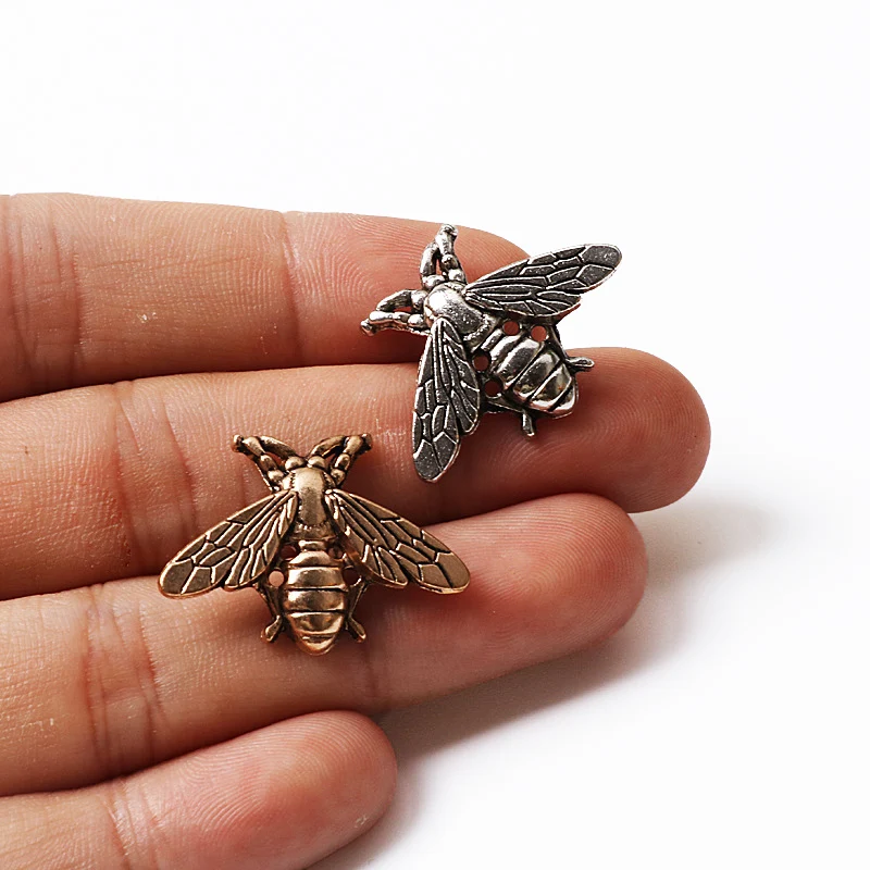 Bee Brooch Pins For Men Women Retro Cute Small Bee Insect Brooch Broach Needle Accessories Party Jewelry
Bee Brooch Pins For Men Women Retro Cute Small Bee Insect Brooch Broach Needle Accessories Party Jewelry