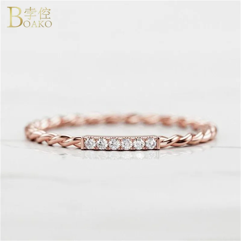 BOAKO Twist Cubic Zirconia Ring Classical Women Wedding Rings Austrian Crystal Finger Ring Rose Gold Bague Femme Party Jewelry
BOAKO Twist Cubic Zirconia Ring Classical Women Wedding Rings Austrian Crystal Finger Ring Rose Gold Bague Femme Party Jewelry