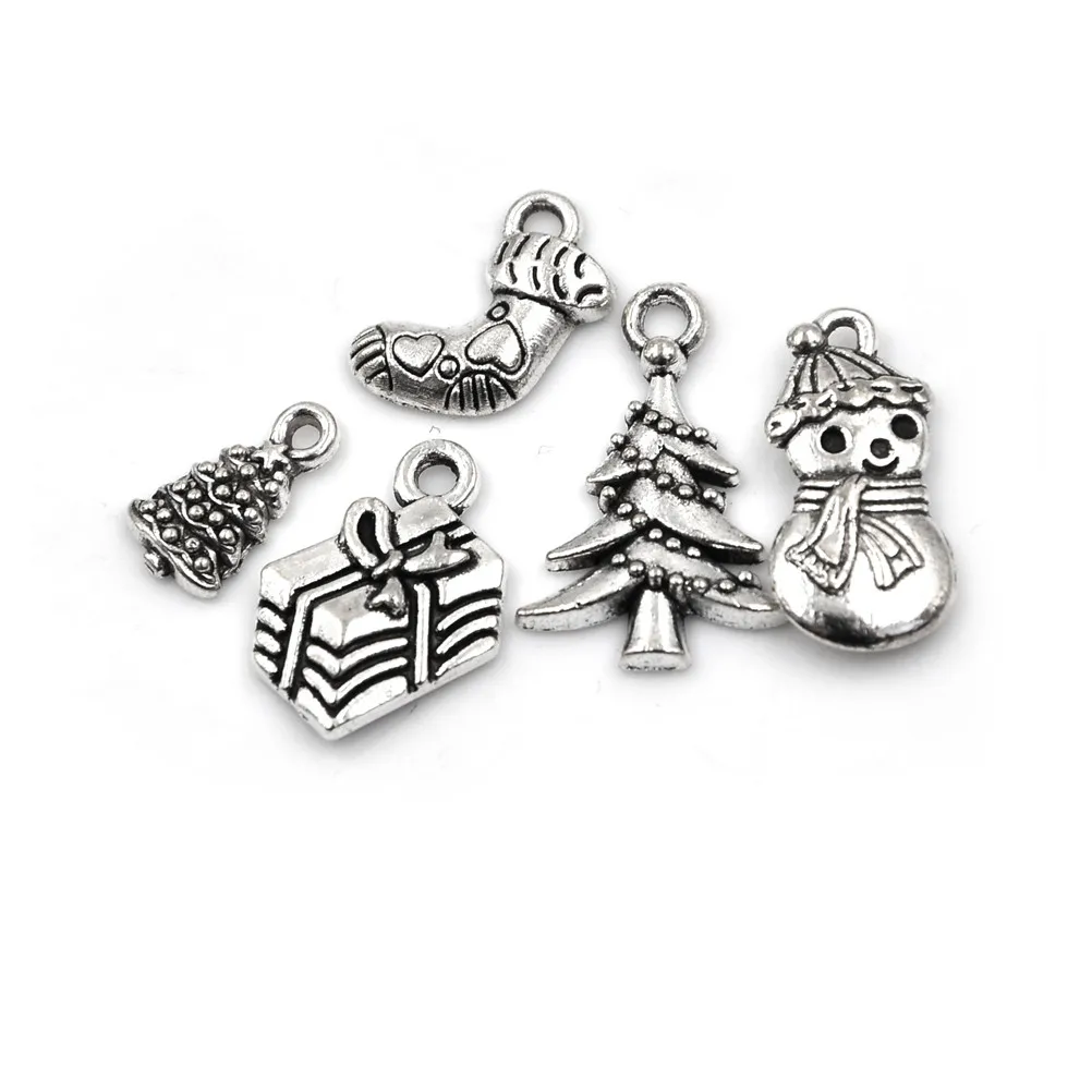 19pcs /set Christmas Charm Antique Silver Plated Snowflake Charms Pendants Fit Bracelet Jewelry Making Accessories 
19pcs /set Christmas Charm Antique Silver Plated Snowflake Charms Pendants Fit Bracelet Jewelry Making Accessories
