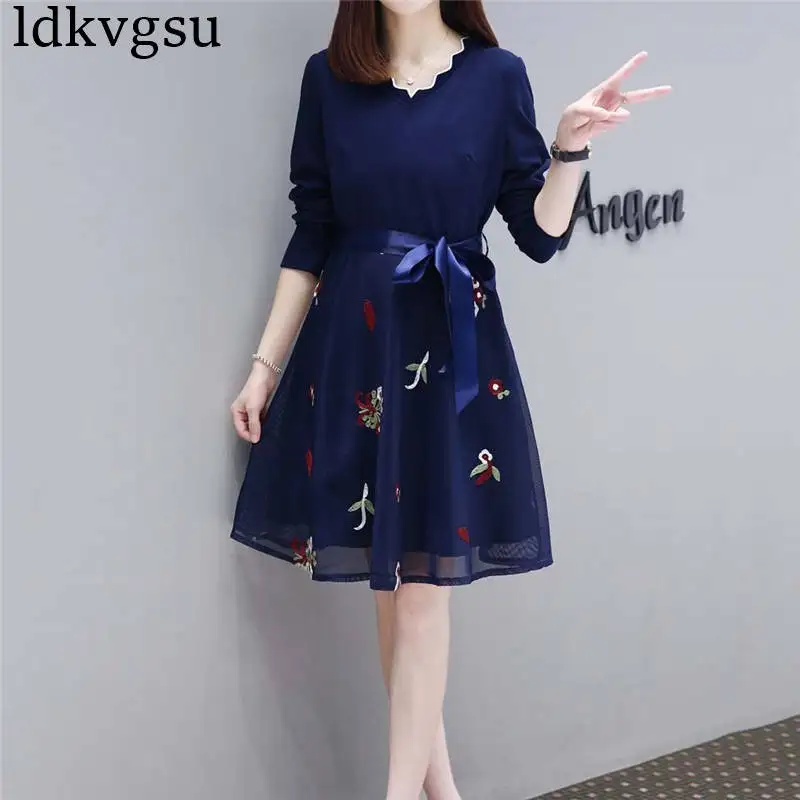 2019 5xl plus Large Size Spring Autumn Women Dress Winter Korean Embroidery V-neck Stitch Party Cute Sweet Dress Female V261
2019 5xl plus Large Size Spring Autumn Women Dress Winter Korean Embroidery V-neck Stitch Party Cute Sweet Dress Female V261
