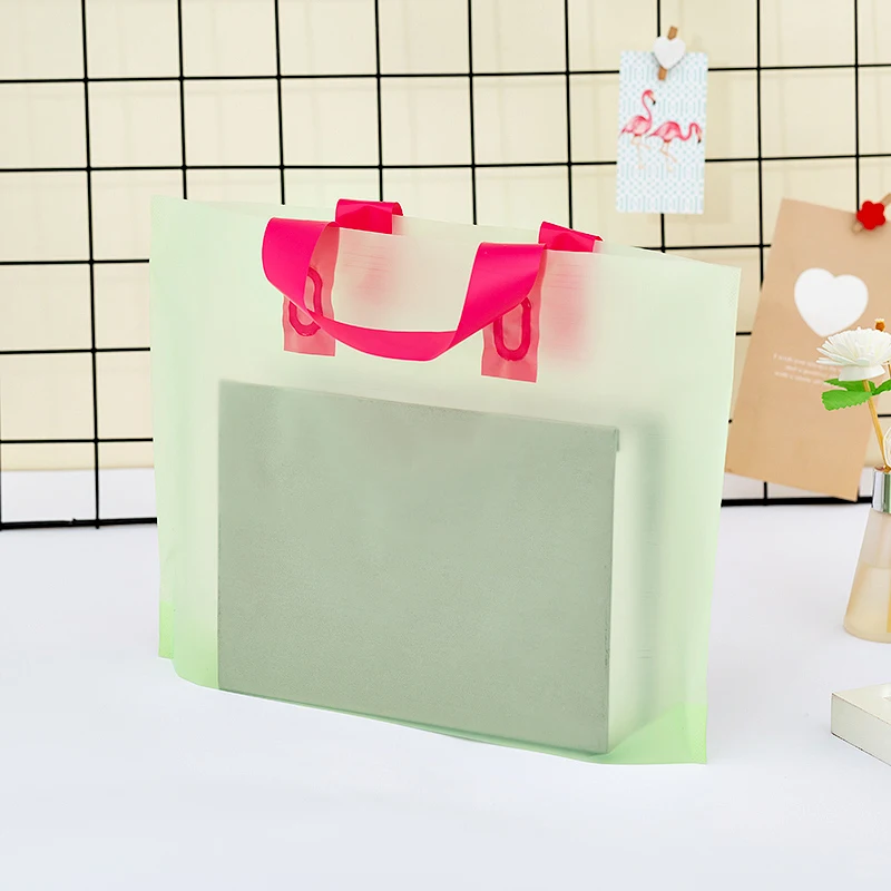 50pcs/lot High-grade Transparent Thick green Plastic Carry Bag Plastic Shopping Bags With Handle Shopping Gift Packaging Bags
50pcs/lot High-grade Transparent Thick green Plastic Carry Bag Plastic Shopping Bags With Handle Shopping Gift Packaging Bags