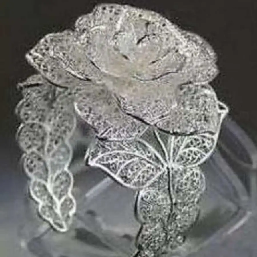 hot sell new - free shipping Beautiful Blooming Rose Miao Silver Bracelet cuff bangle
hot sell new - free shipping Beautiful Blooming Rose Miao Silver Bracelet cuff bangle