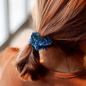 Velvet Elastic Hair Bands Scrunchy For Women Or Girls Hair Accessories Ponytail Holder Rubber Band Accesoir De Coiffure 2020 New
Velvet Elastic Hair Bands Scrunchy For Women Or Girls Hair Accessories Ponytail Holder Rubber Band Accesoir De Coiffure 2020 New