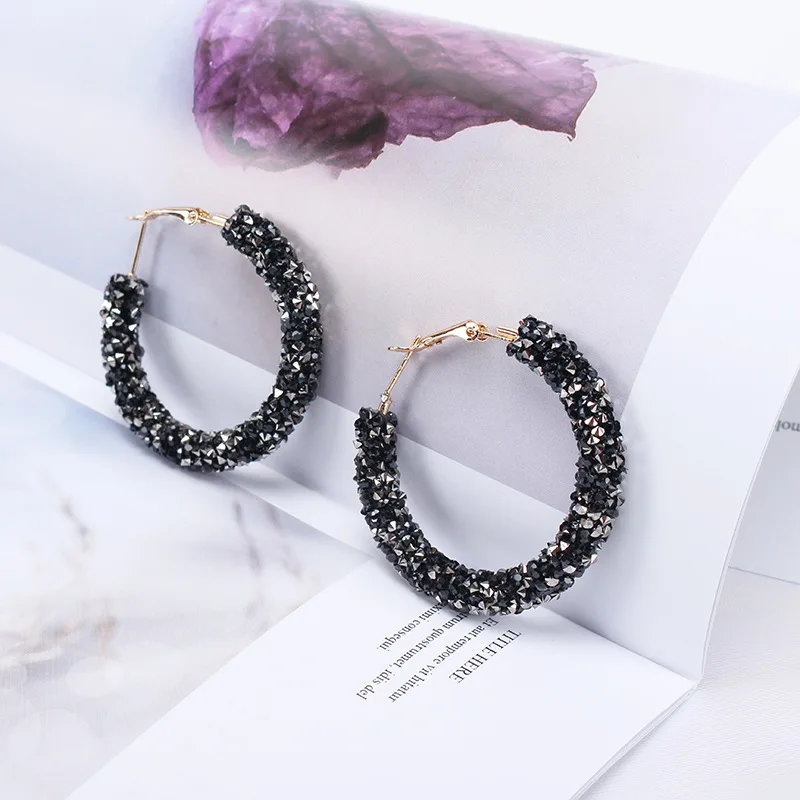 Korean Round Crystal Resin-encrusted Drop Earrings for Women Vintage Gold Rhinestones Women Dangle Earring 2019 Jewelry 
Korean Round Crystal Resin-encrusted Drop Earrings for Women Vintage Gold Rhinestones Women Dangle Earring 2019 Jewelry