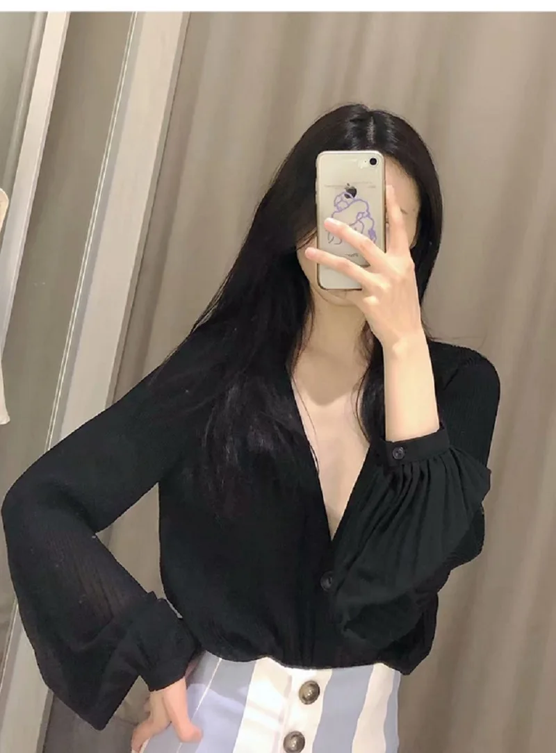 2019 Vintage V-neck chiffon shirt pleated shirt women blouse Shirt modis vadiming sheining zaraing women blouse kimono
2019 Vintage V-neck chiffon shirt pleated shirt women blouse Shirt modis vadiming sheining zaraing women blouse kimono