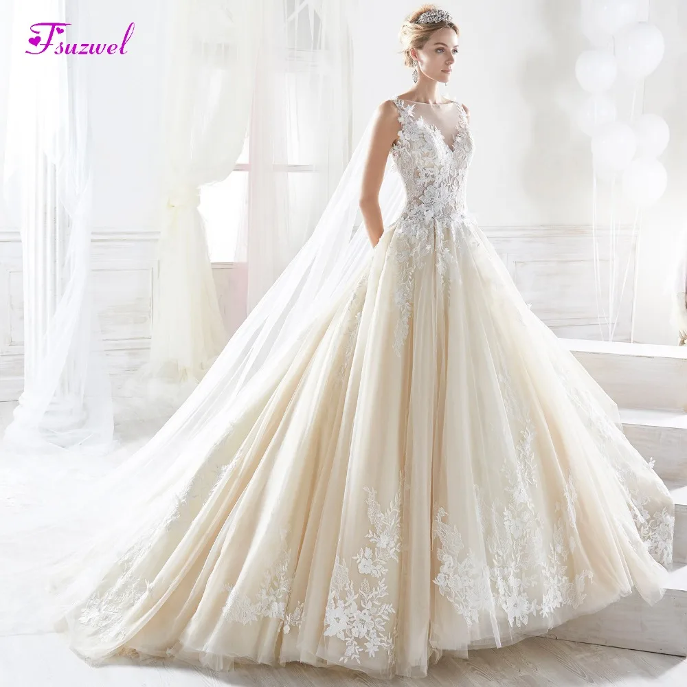 Fsuzwel Gorgeous Flowers Appliques Lace A-Line Wedding Dress 2019 Fashion Scoop Neck Button Princess Bride Gown Vestido de Noiva
Fsuzwel Gorgeous Flowers Appliques Lace A-Line Wedding Dress 2019 Fashion Scoop Neck Button Princess Bride Gown Vestido de Noiva