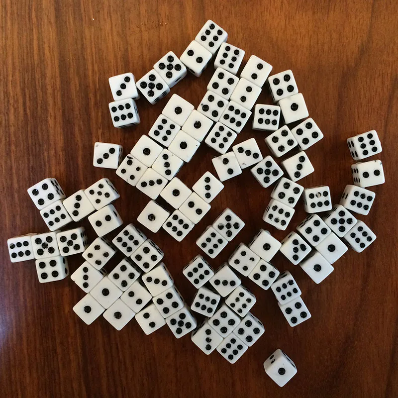 50PCS Plastic White 8mm Gaming Dice Birthday Parties Board Game Standard Six Sided Decider Die
50PCS Plastic White 8mm Gaming Dice Birthday Parties Board Game Standard Six Sided Decider Die