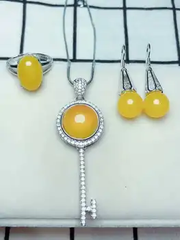 C3#925 silver inlaid natural chalcedony set, the jade face is clean and translucent
C3#925 silver inlaid natural chalcedony set, the jade face is clean and translucent