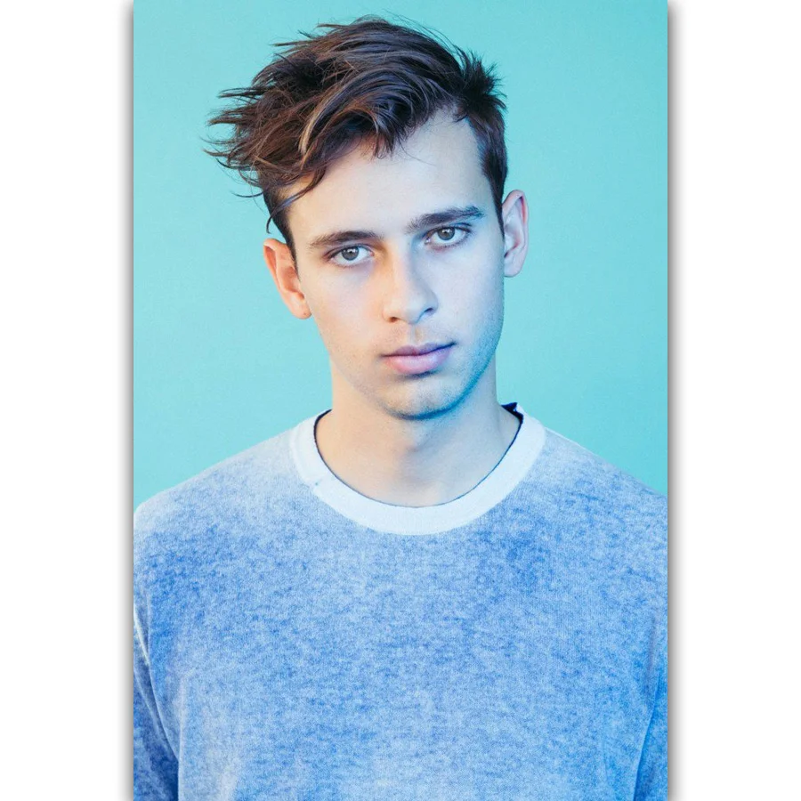 MQ2429 Hot New Flume EC Music DJ Creator Singer Star Art Poster Top Silk Light Canvas Home Decor Wall Picture Printing
MQ2429 Hot New Flume EC Music DJ Creator Singer Star Art Poster Top Silk Light Canvas Home Decor Wall Picture Printing