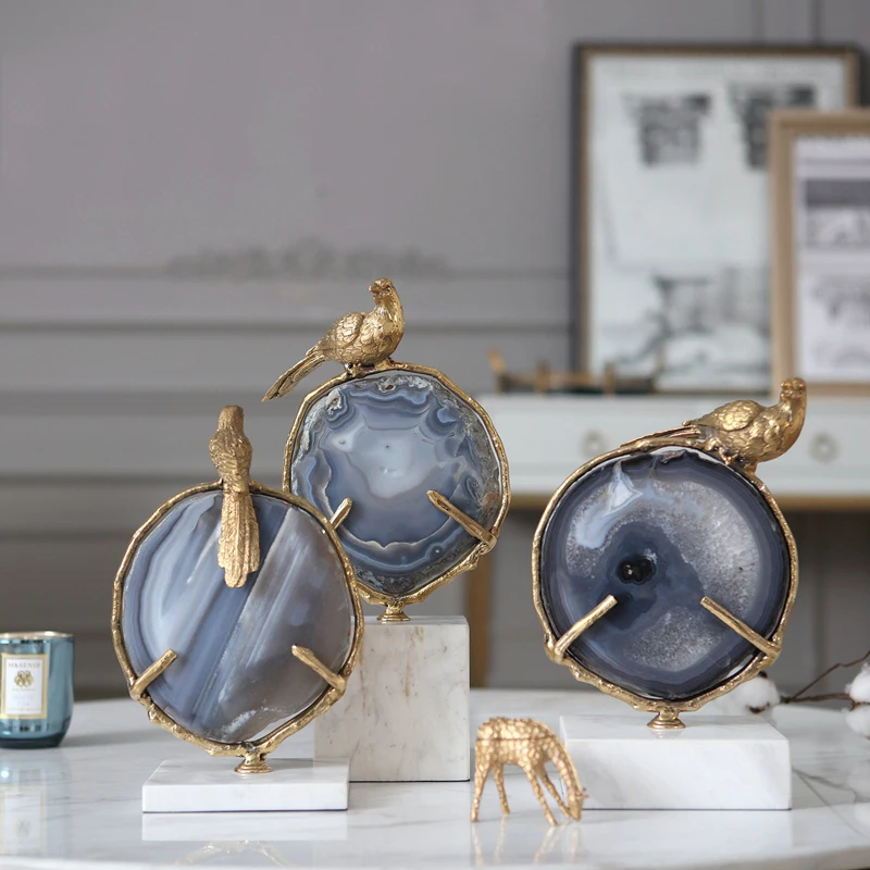 Modern Golden Bird Standing On Blue Agate Stone Crafts Desktop Ornaments Creative For Office Home Decorations Marble Crafts Gift
Modern Golden Bird Standing On Blue Agate Stone Crafts Desktop Ornaments Creative For Office Home Decorations Marble Crafts Gift