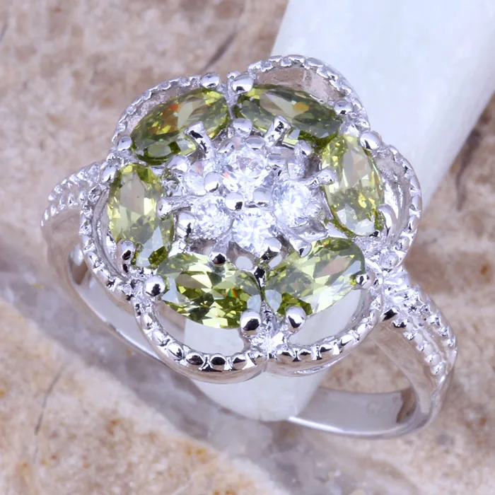 Gracious Green Peridot White CZ Silver Plated Stamped 925 Women's Jewelry Ring Size 6 / 7 / 8 / 9 R0405
Gracious Green Peridot White CZ Silver Plated Stamped 925 Women's Jewelry Ring Size 6 / 7 / 8 / 9 R0405