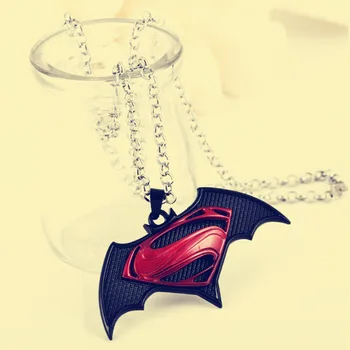 2016 NEW movie DC cartoon anime Batman VS Superman 7.7X4CM alloy pendant necklace cosplay accessories long necklace
2016 NEW movie DC cartoon anime Batman VS Superman 7.7X4CM alloy pendant necklace cosplay accessories long necklace