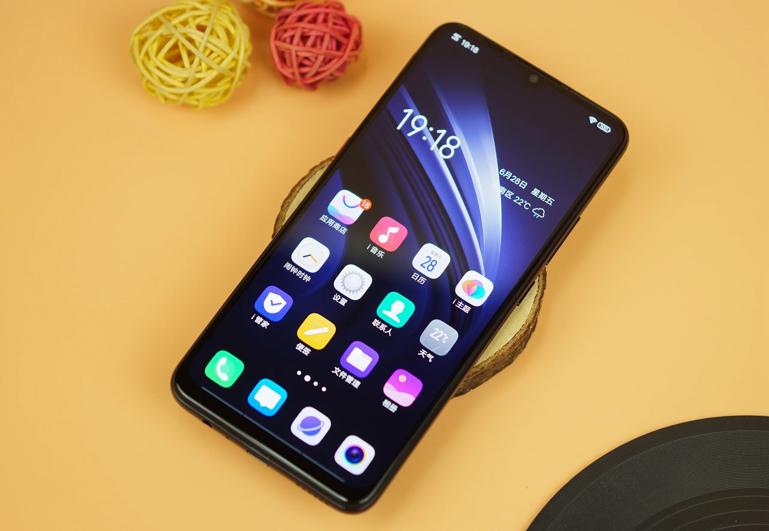 DHL Fast Delivery Vivo IQOO NEO Cell Phone Snapdragon 845 Android 9.0 6.38" FHD 2340X1080 8GB RAM 128GB ROM Fingerprint Face ID
DHL Fast Delivery Vivo IQOO NEO Cell Phone Snapdragon 845 Android 9.0 6.38" FHD 2340X1080 8GB RAM 128GB ROM Fingerprint Face ID