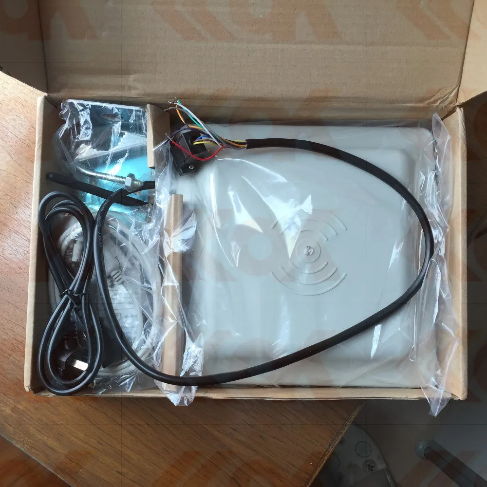 UHF smart card reader RS232/RS485/Wiegand 5M long range Integrative UHF rfid Reader
UHF smart card reader RS232/RS485/Wiegand 5M long range Integrative UHF rfid Reader