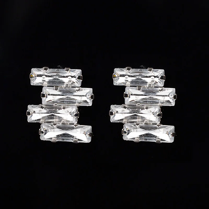 YFJEWE Women Sparkling Rhinestone Rectangle Irregular Three-dimensional Jewelry Stud Earring Female Earrings Accessories #E063
YFJEWE Women Sparkling Rhinestone Rectangle Irregular Three-dimensional Jewelry Stud Earring Female Earrings Accessories #E063