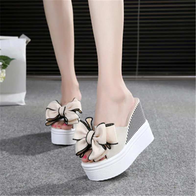 Bohemia Flowers Woman Beach Flip Flops Summer Slides High Heels Slippers Platform Shoes Female Rubber Wedge New Fashion
Bohemia Flowers Woman Beach Flip Flops Summer Slides High Heels Slippers Platform Shoes Female Rubber Wedge New Fashion