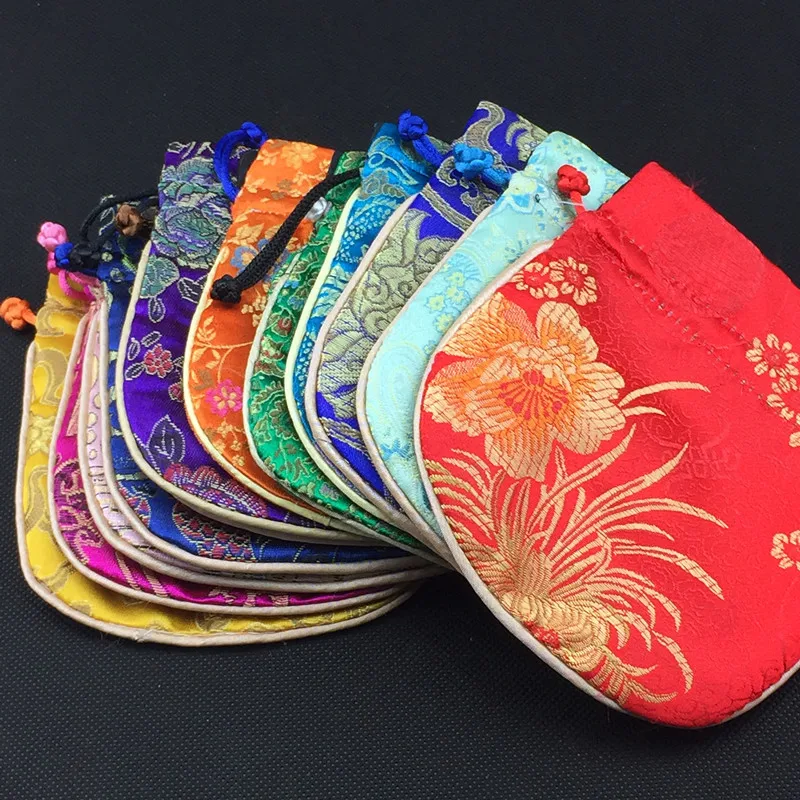 Cotton filled Chinese Silk Brocade Jewelry Pouch floral Drawstring Small Brand Craft Gift Packaging Bag Birthday Party
Cotton filled Chinese Silk Brocade Jewelry Pouch floral Drawstring Small Brand Craft Gift Packaging Bag Birthday Party