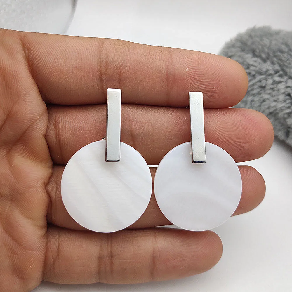 2019 Women's Jewelry Natural Shell Earrings Round White Color Seashell Earrings Metal Earrings for Women Party Jewelry W651-W654
2019 Women's Jewelry Natural Shell Earrings Round White Color Seashell Earrings Metal Earrings for Women Party Jewelry W651-W654