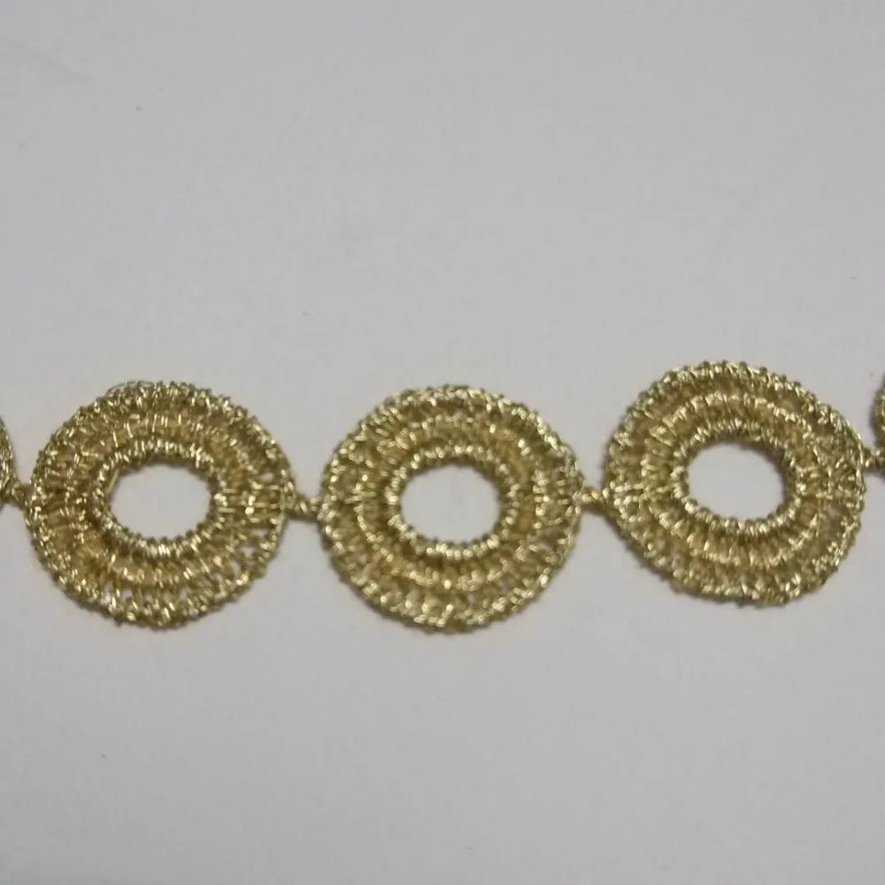 5yards/lot Special Metallic yarn woven ribbon lace dress clothes Korean collar DIY accessories Gold material Embroidered lace
5yards/lot Special Metallic yarn woven ribbon lace dress clothes Korean collar DIY accessories Gold material Embroidered lace