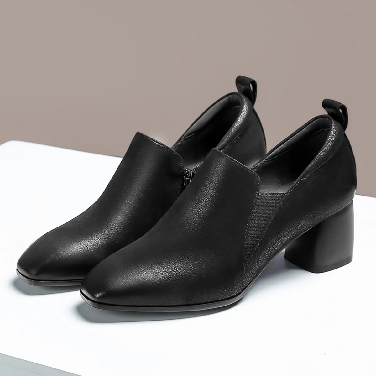 Plus size 42 women's genuine leather thick high heel pumps square toe gradient color retro female high heeled shoes OL pumps hot
Plus size 42 women's genuine leather thick high heel pumps square toe gradient color retro female high heeled shoes OL pumps hot
